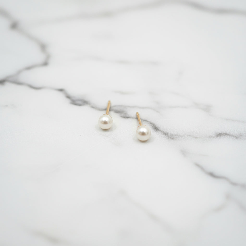 Pearl Stud (Single)